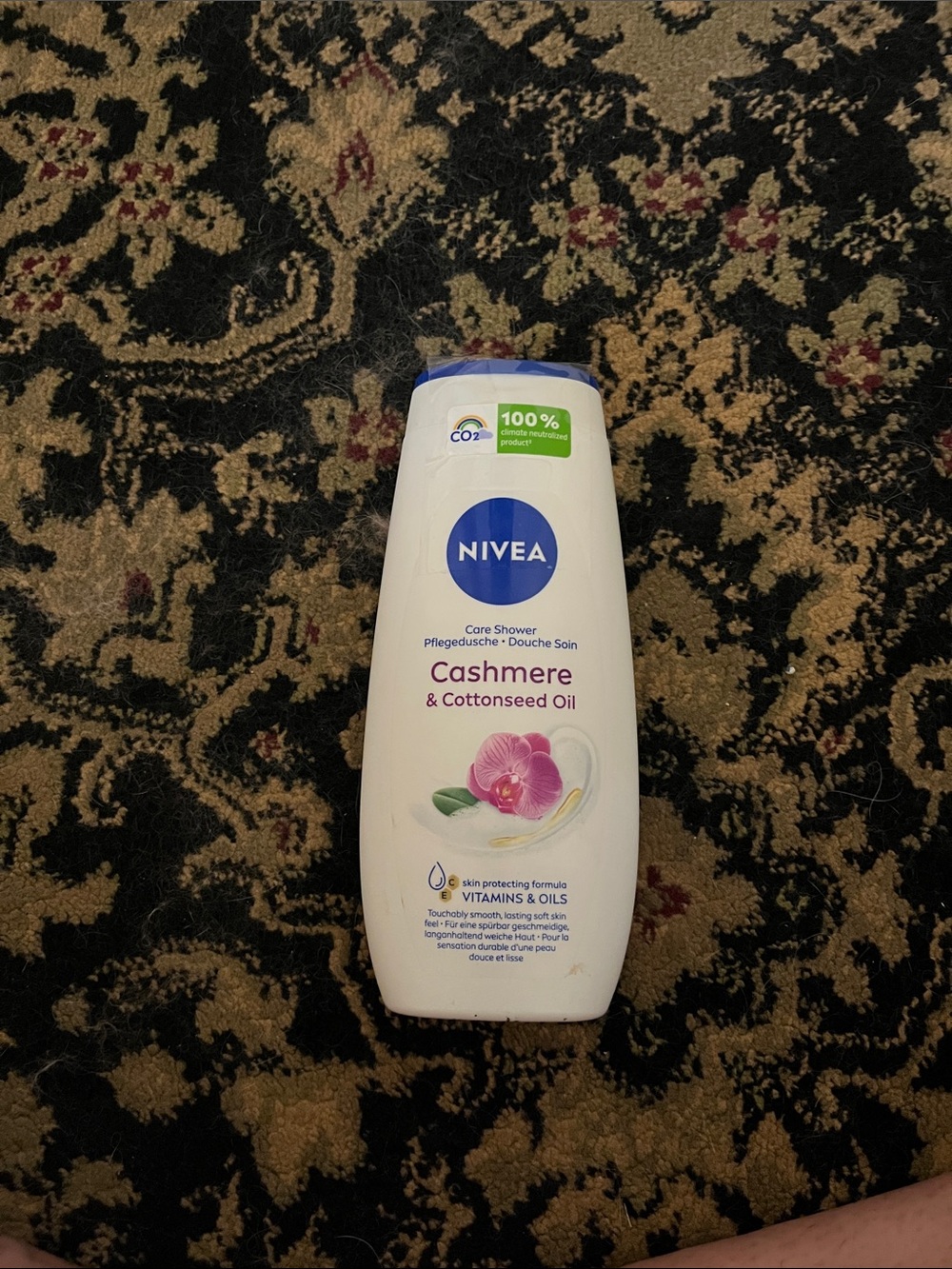 NIVEA Cashmere & Cottonseed Oil Body Wash - Nourishing Care (White)